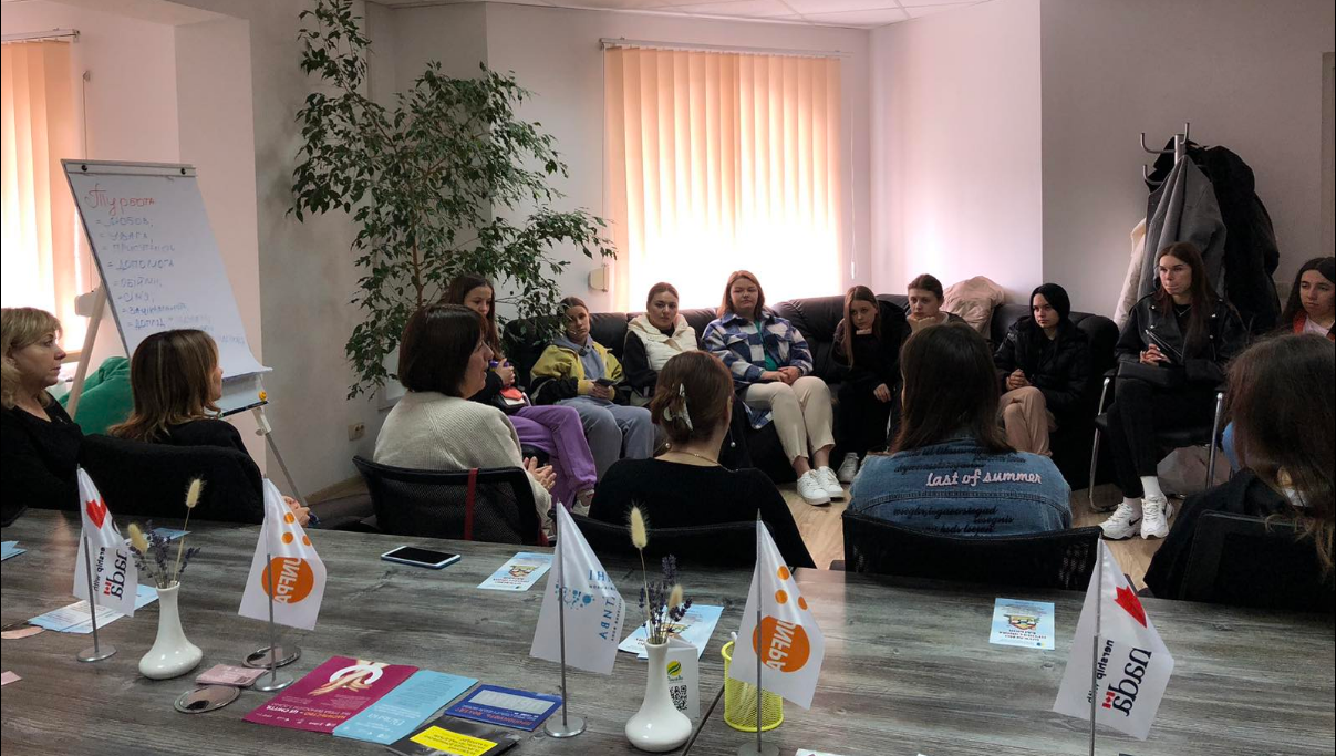 Захист права кожної дитини на життя у родині – предмет аналізу у ході тренінгу